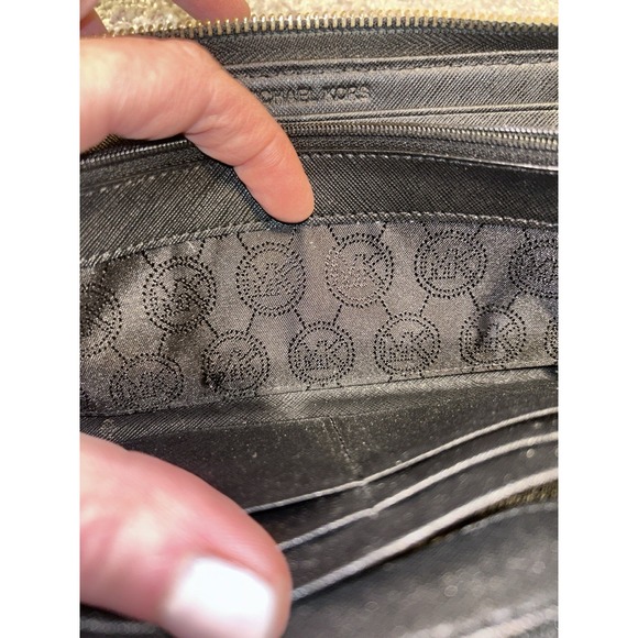 Michael Kors Wallet Croc Embossed Black Zip-around Gold Zipper - Picture 7 of 9